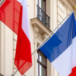 flaga-pl-fr-budynek
